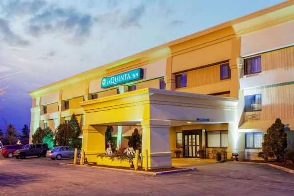 La Quinta Inn & Suites by Wyndham Milwaukee Airport / Oak Creek image 25